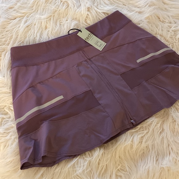 NEW...TECH performance skort tennis wear - Picture 3 of 11